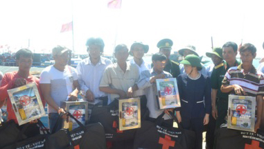 Sector de Salud vietnamita apoya a pescadores